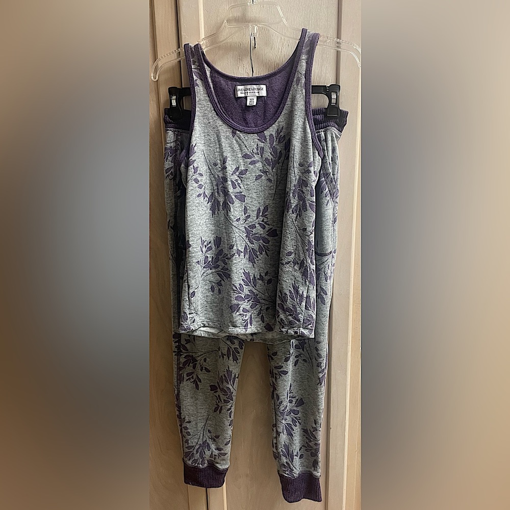 LIVE LOVE LOUNGE by Karen Neuburger-Size Small Women’s-In EUC-2 pc. Pajama set